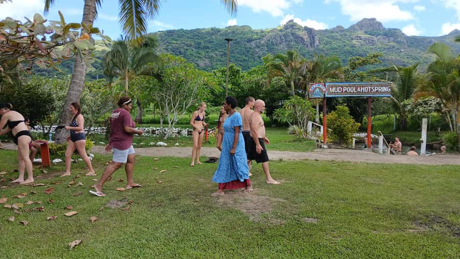 FIJI-NADI: Sabeto Tifajek Hot Spring and Mudpool Tour - What the guide adds to the visit