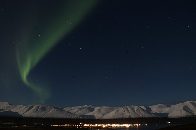 Forest Lagoon and Northern Lights Guided Night Tour - What the small group size means