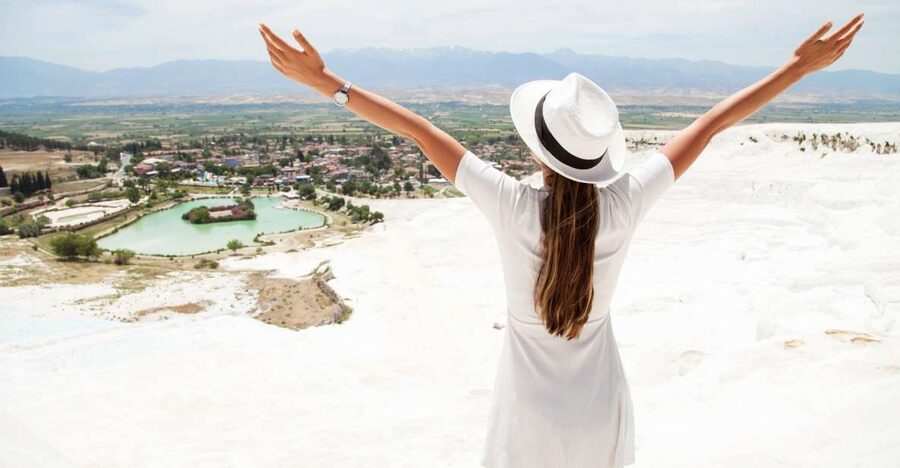 From Alanya: Pamukkale and Hierapolis Day Tour with Lunch - Walking the white travertine terraces