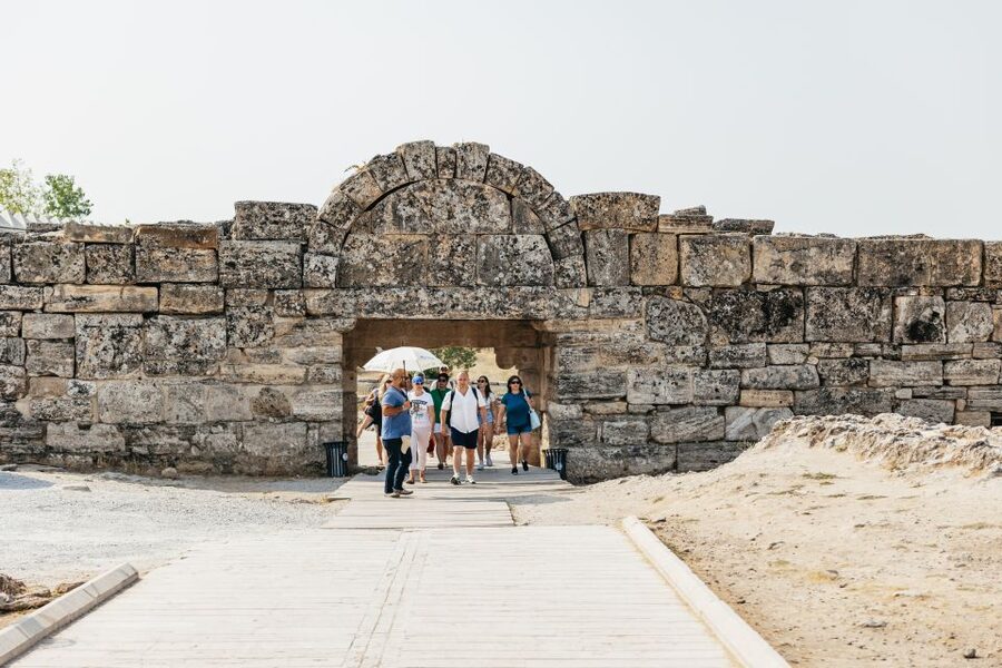 From Antalya/Kemer: Pamukkale and Hierapolis Tour with Lunch - Lunch and the practical rhythm of the day