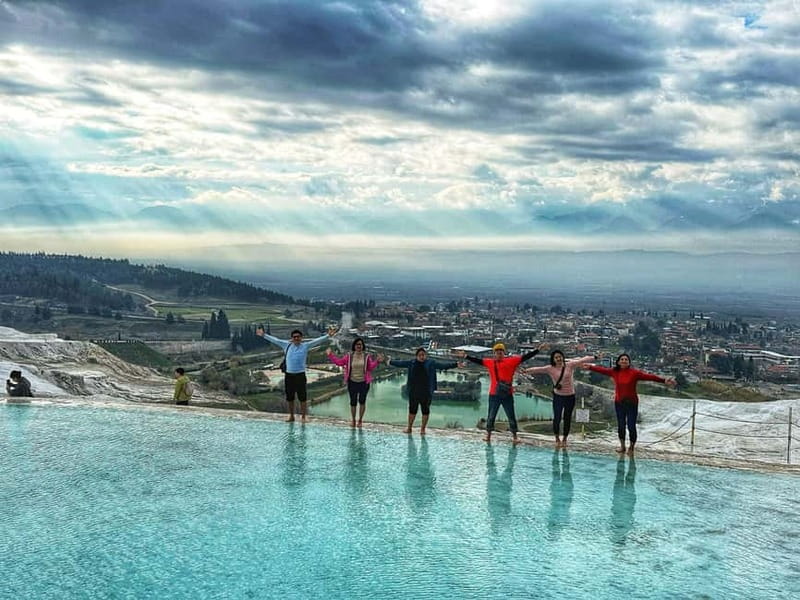 From Antalya or Kemer: Full-Day Pamukkale & Hierapolis Tour - The early pickup and long road to Denizli