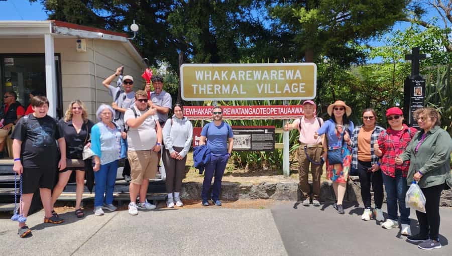 From Auckland: Rotorua Māori Village & Hot Springs with Haka - Soaking at Polynesian Spa beside Lake Rotorua