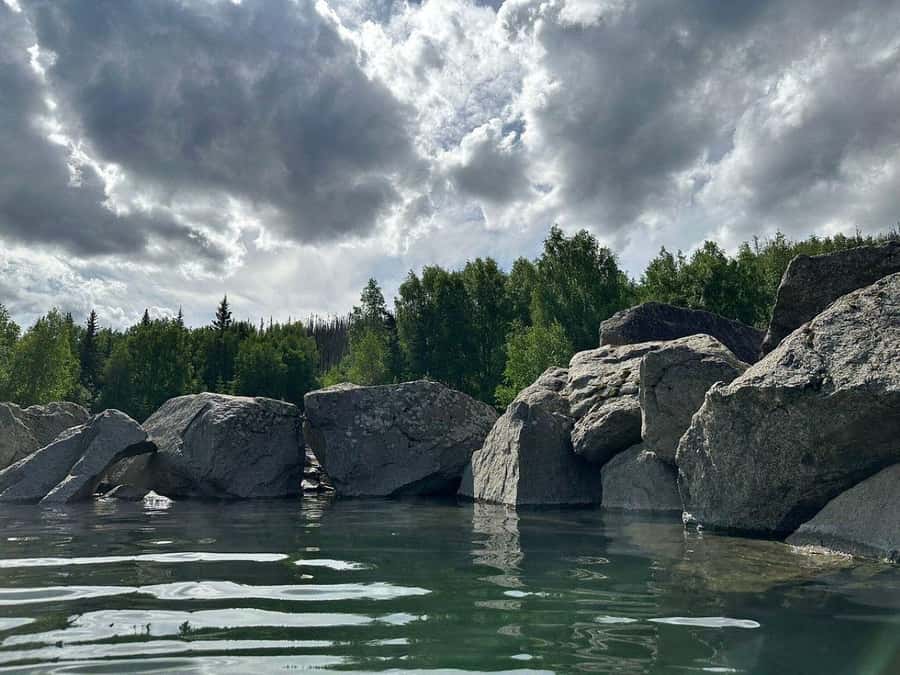 From Fairbanks: Chena Hot Springs Day Tour - Inside the Aurora Ice Museum at 25F
