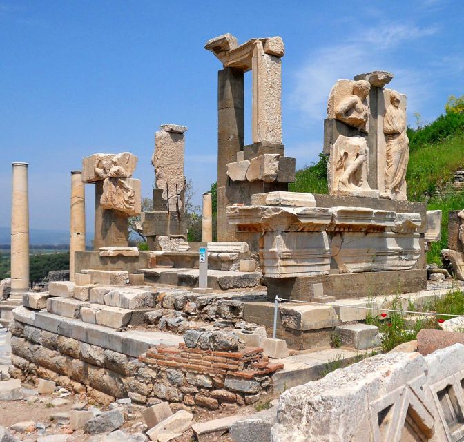 From Istanbul: 2-Day Ephesus, Pamukkale, & Hierapolis Tour - Day 2: Hierapolis above the Pamukkale terraces