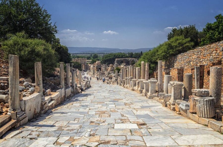 From Istanbul: 2-Day Ephesus, Pamukkale, & Hierapolis Tour - Cleopatra’s Pool and the limits of the swimming promise