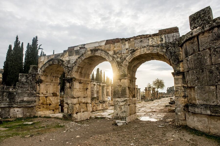 From Istanbul: Ephesus & Pamukkale 2-Day Trip with Flights - Guides, group rhythm, and the human side of the tour