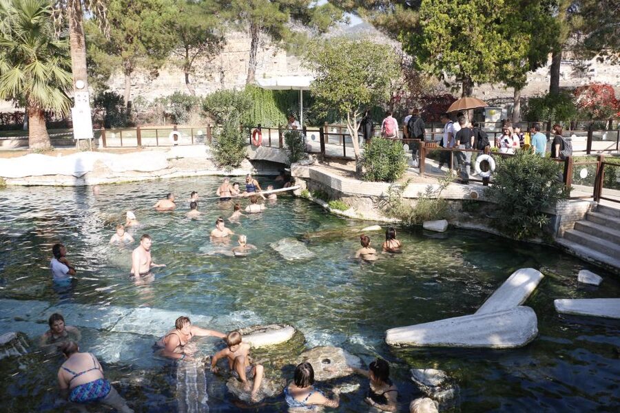 From Izmir: Pamukkale Day Trip with Lunch - The long road from Izmir to Pamukkale