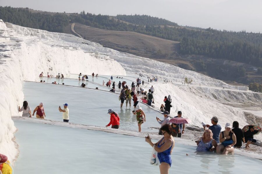 From Izmir: Pamukkale Day Trip with Lunch - Walking the white travertines