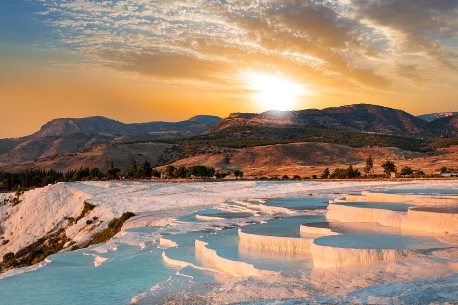From Izmir: Pamukkale Guided Tour with Lunch - Why Pamukkale works as an Izmir day trip