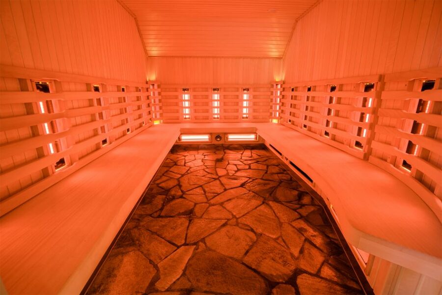 From Krakow: Chocholow Hot Springs Evening or Daytime Ticket - The relaxation area and paid sauna options