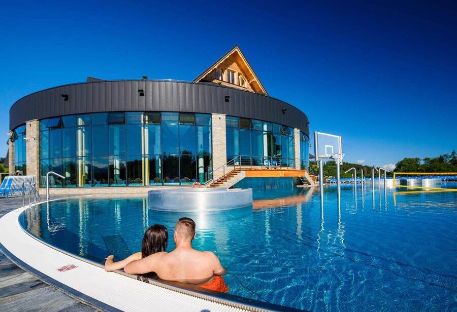 From Krakow: Chochołowskie Thermal Baths Ticket and Transfer - What you can do during the three-hour visit