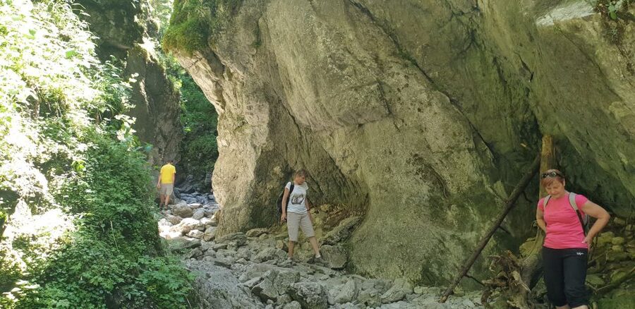 From Krakow: Hiking in the Tatra Mountains and Thermal baths - Sheep cheese and a taste of mountain tradition