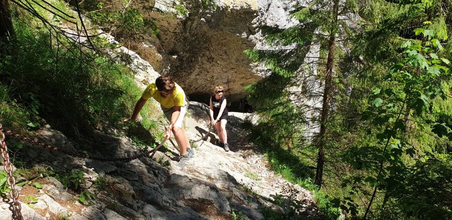 From Krakow: Hiking in the Tatra Mountains and Thermal baths - What the $167 price really covers