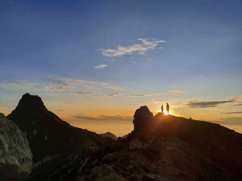 From Medan: Mount Sibayak Sunrise Hike & Natural Hot Spring - Sunrise, sulfur, and views toward Mount Sinabung