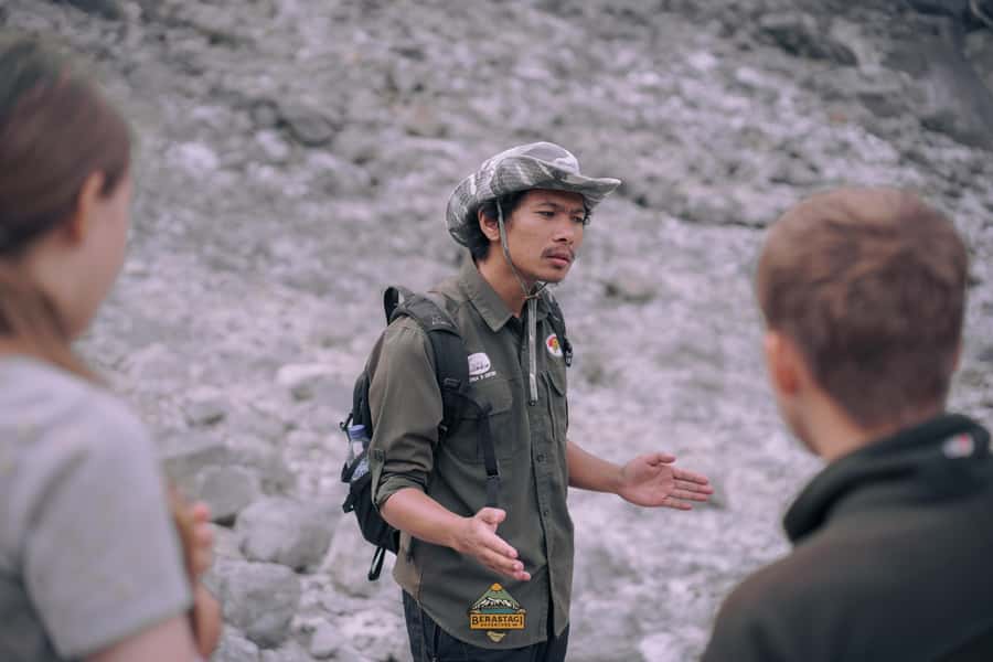 From Medan: Mount Sibayak Sunrise Hike & Natural Hot Spring - Who should book this hike