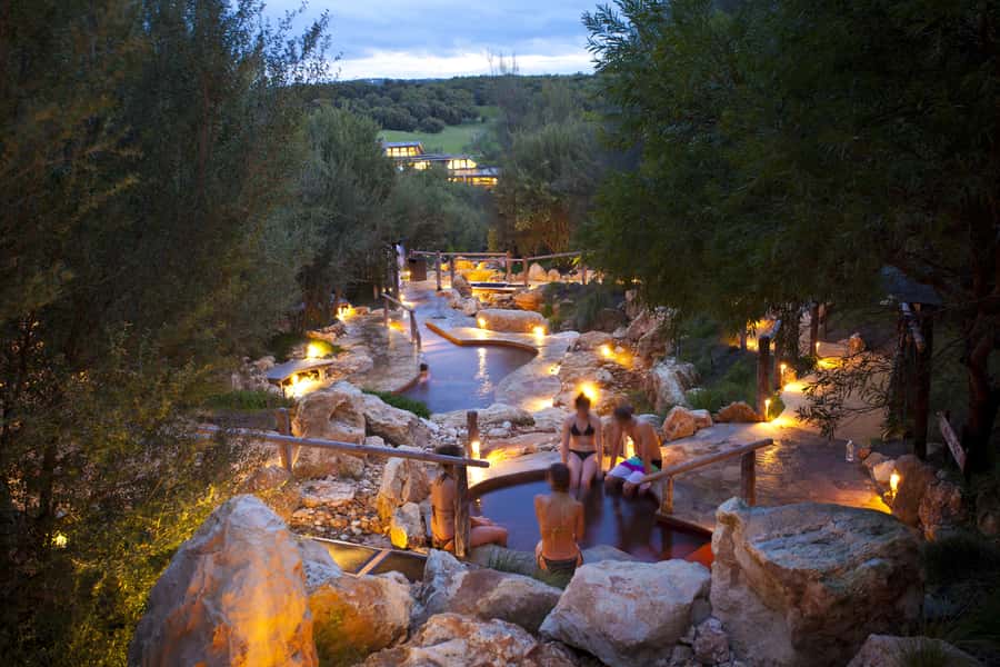 From Melbourne: Peninsula Hot Springs & Bathing Boxes Tour - What the spa time feels like