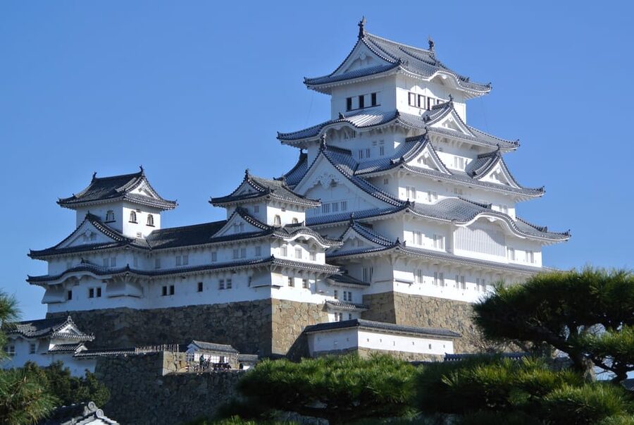 From Osaka: Himeji Castle, Arima Onsen & Mt. Rokko Day Tour - Lunch near Karoyashiki-ato Park