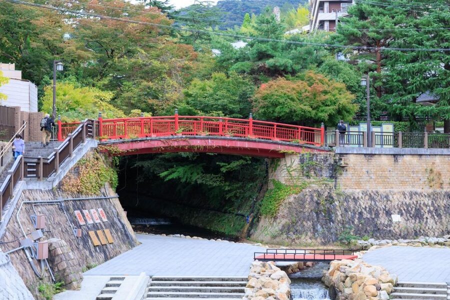 From Osaka: Himeji Castle, Arima Onsen & Mt. Rokko Day Tour - What the day feels like in practice