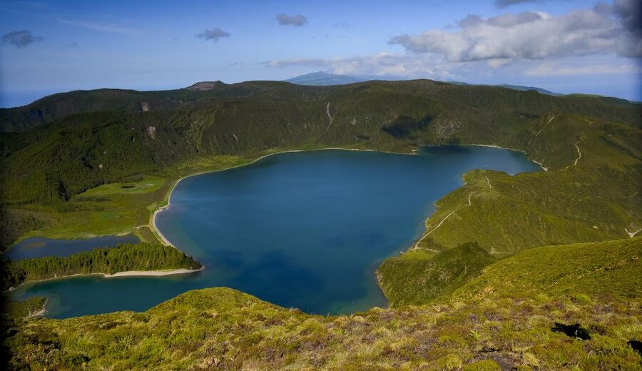 From Ponta Delgada: Lagoa do Fogo & Hot Springs Day Trip - Salto do Cabrito and the coast add variety
