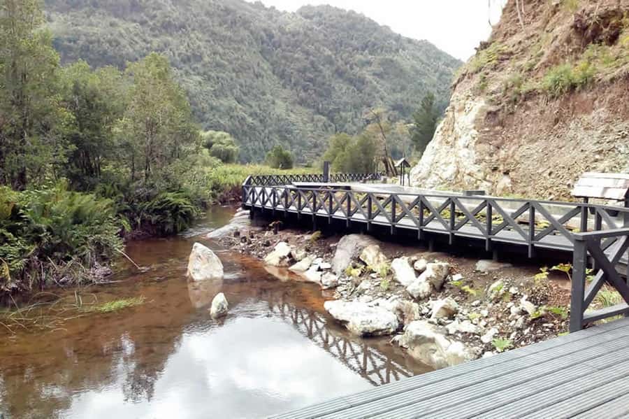 From Puerto Varas: Full Day to Termas del Sol & Cochamo Valley - Who Will Enjoy This Day Most?
