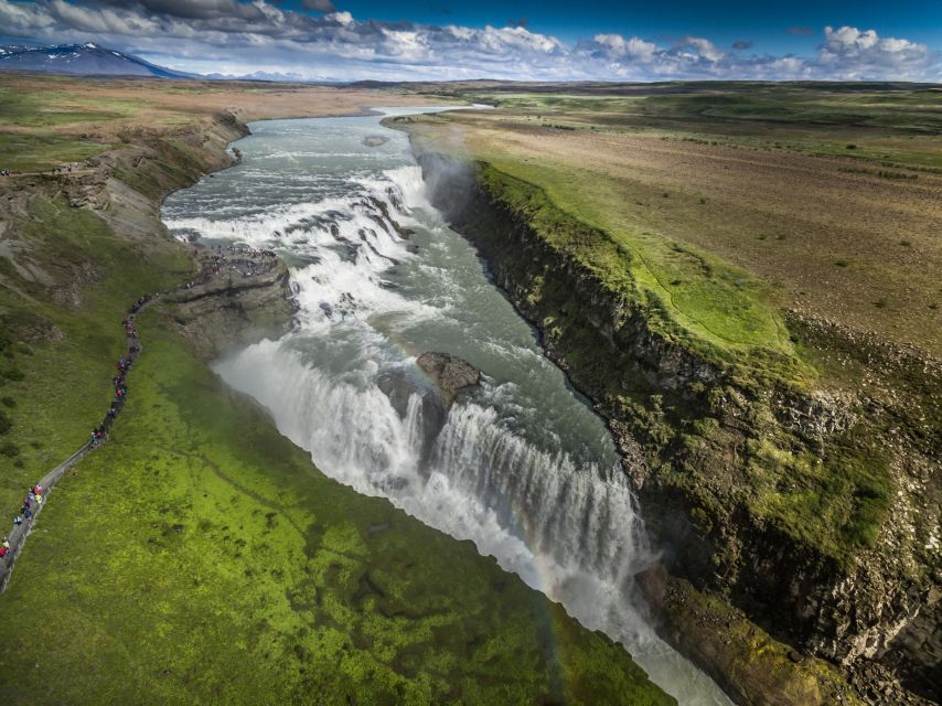 From Reykjavik: Golden Circle and Secret Lagoon Day Trip - Who should book this tour?
