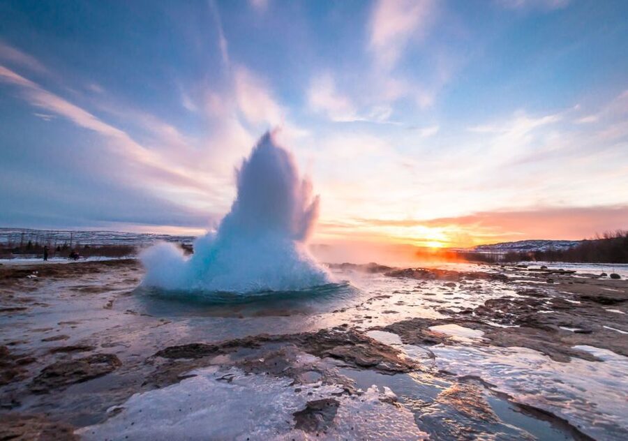 From Reykjavik: Golden Circle, Friðheimar, & Sky Lagoon Tour - Þingvellir: Iceland’s first major lesson in geology