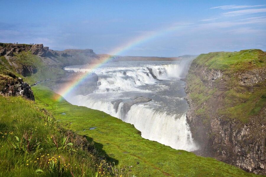 From Reykjavik: Golden Circle Guided Tour & Sky Lagoon Visit - Thingvellir, where history meets cracked earth