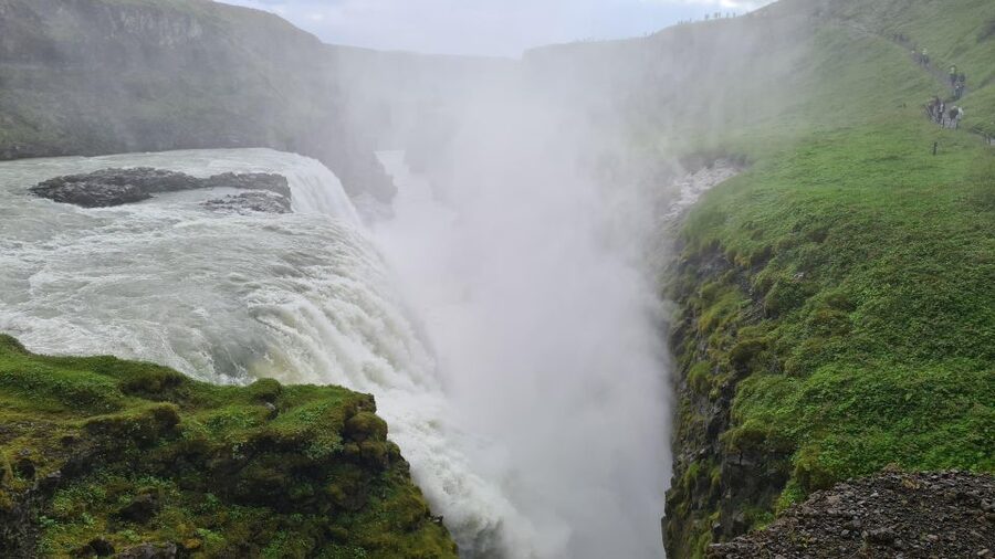 From Reykjavík: Golden Circle Route & Hvammsvik Hot Spring - Þingvellir and the meeting of two plates