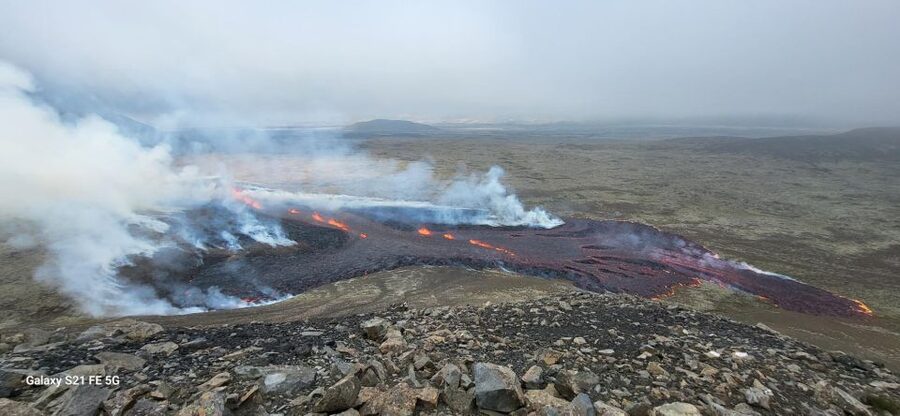 From Reykjavik: Reykjanes Geopark Tour and Sky Lagoon Visit - Hiking toward the new Reykjanes lava