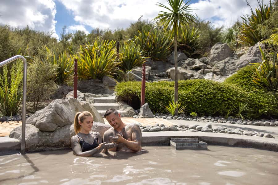 From Rotorua: HELL's GATE Geothermal MUD BATH Half Day Tour - Meeting the shuttle at Rotorua iSite