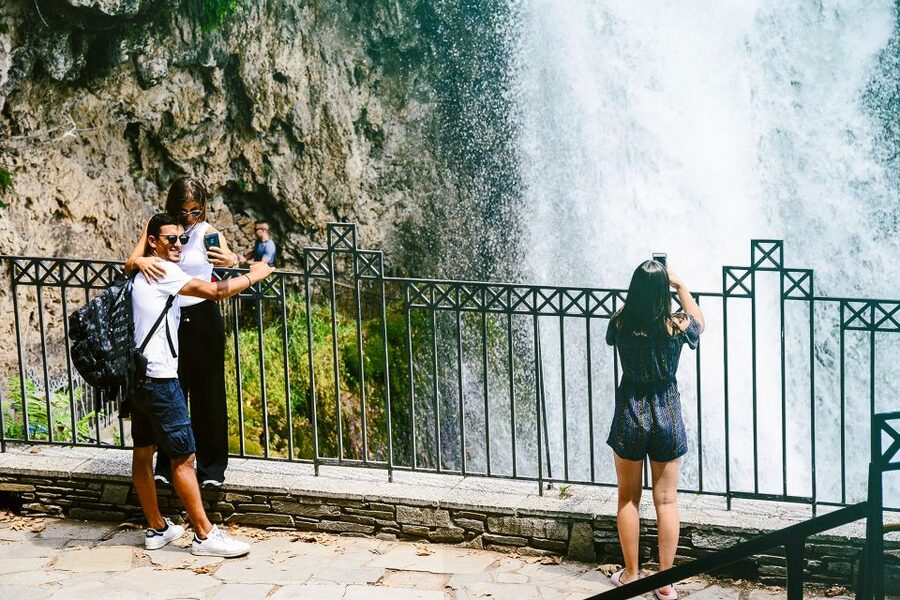 From Thessaloniki: Pozar Thermal Baths and Edessa Day Trip - What the guide adds to the day