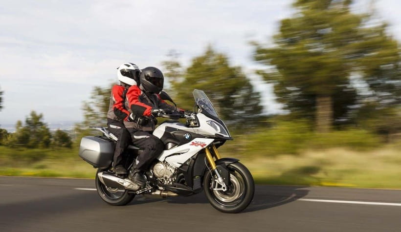 From Tokyo: Private Motorcycle Tour - Fuji, Hakone, Onsen - Shakushi Pass and the pleasure of the bends