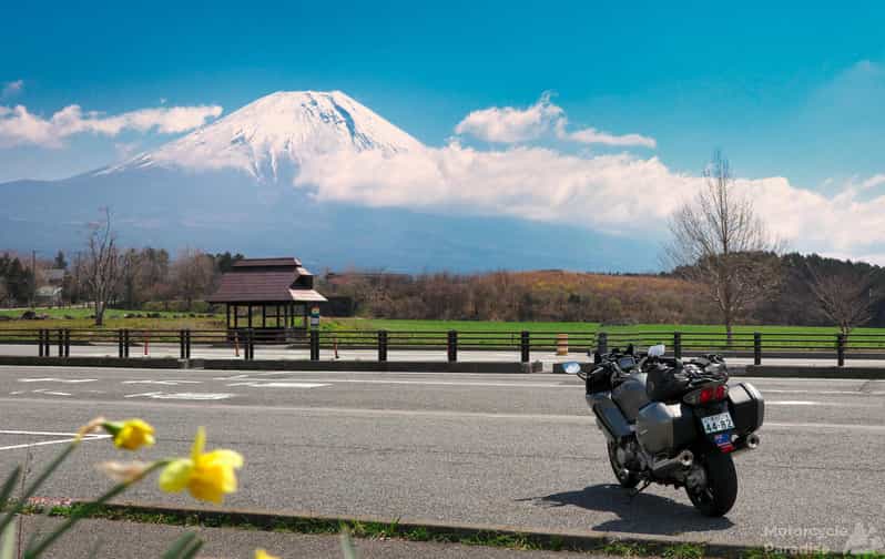 From Tokyo: Private Motorcycle Tour - Fuji, Hakone, Onsen - Mount Fuji viewpoints and the weather gamble