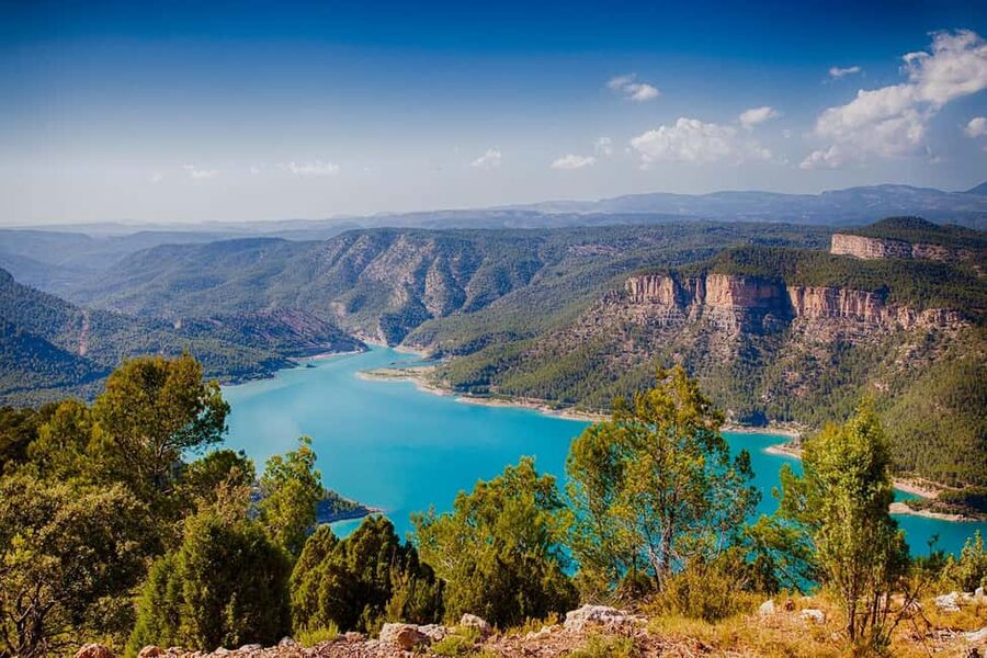 From Valencia: Full Day Tour to Montanejos & Thermal Pools - Fuente de los Baños and the famous 23°C water