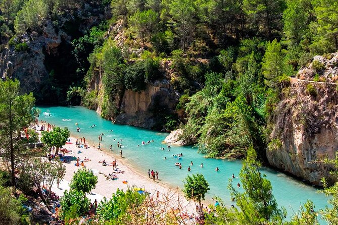 From Valencia: Montanejos Thermal Spring & Girlfriend Waterfall - Lunch in Montanejos