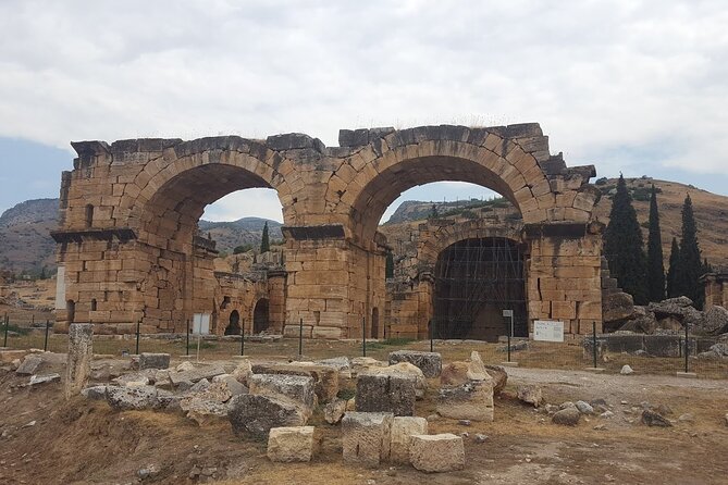 Full-day Pamukkale and Hierapolis Tour from Selcuk or Kusadasi - Lunch, local food, and the onyx stop