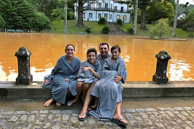 Furnas in a Private Evening - Tea, Cozido Dinner and Hot Springs - Sit down to a proper Furnas cozido dinner