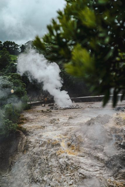 Furnas: Thermal Springs & Tea Plantation Day Tour with Lunch - Cozido, the meal cooked by volcanic heat