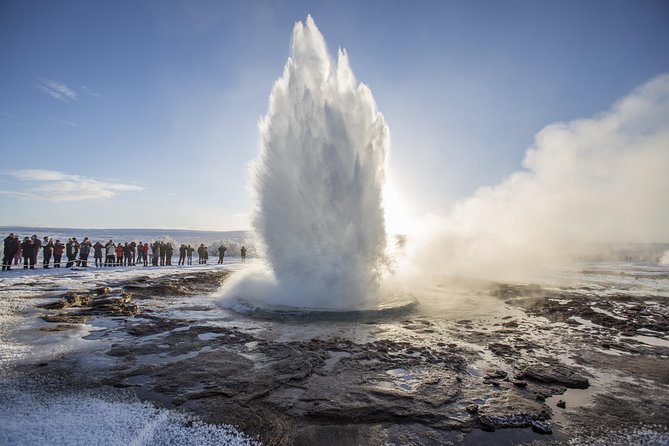 Golden Circle, Secret Lagoon & Kerið Small Group Tour - Þingvellir, where geology and parliament meet