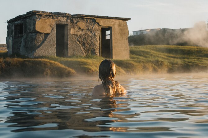 Golden Circle with Tomato Farm Lunch & Secret Lagoon Bathing - What the small group means for your day