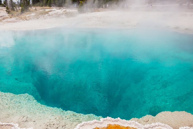 Guided Yellowstone Hot Spring & Geyser Basin Tour - Elijah’s guiding style matters here