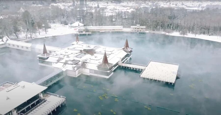 Hévíz Wellness Escape: Thermal Lake Day Trip from Budapest - The guide’s role makes the difference