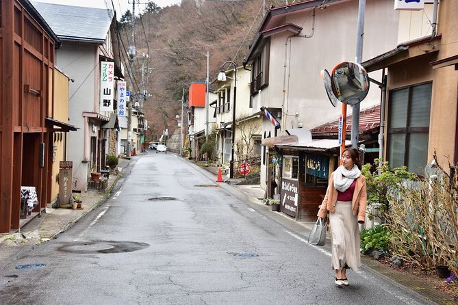 Hot Spring Town Walking Tour in Shima Onsen - Two and a half hours among old roads and hot springs