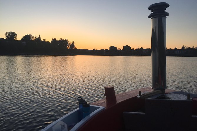 Hot Tub Boat Ride Around Victoria - Weather, cancellation, and practical limits