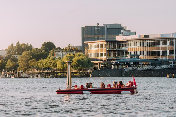 Hot Tub Boat Ride Around Victoria - Fresh hot water and a clean setup
