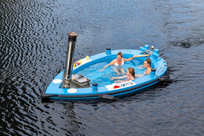Hot Tub Boat Tour in London - London's most unique tour - What the 75-minute hot tub ride feels like