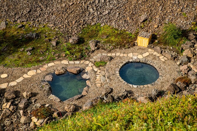 Husafell Canyon Baths Tour - What guides add to the experience