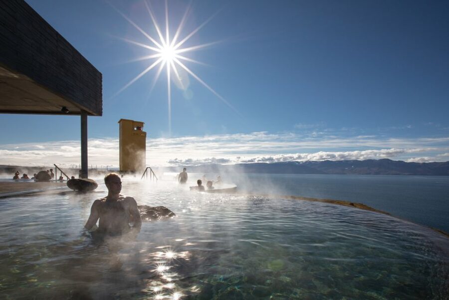 Husavik: GeoSea Geothermal Baths Entrance Ticket - The swim-up bar and steam room