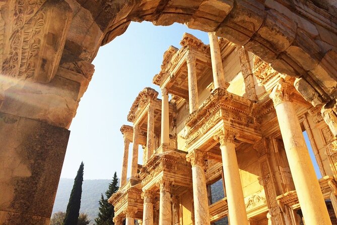 Istanbul, Ephesus, Pamukkale and Cappadocia 8 Day Package - Spice, water, and a flight to the Aegean coast