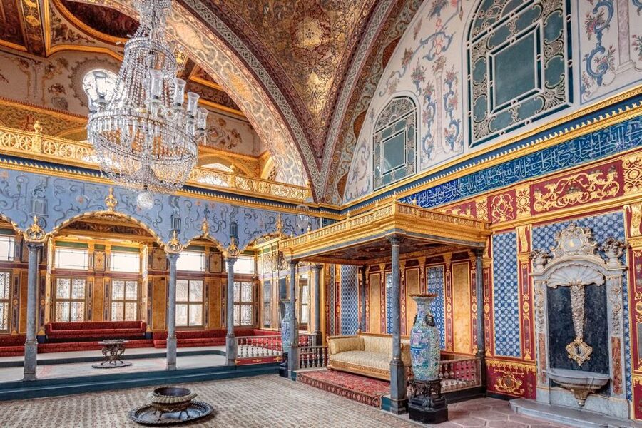 Istanbul: Ephesus, Pamukkale, Cappadocia 8-Day Trip by Plane - Cappadocia’s churches, valleys, and pottery in one full day